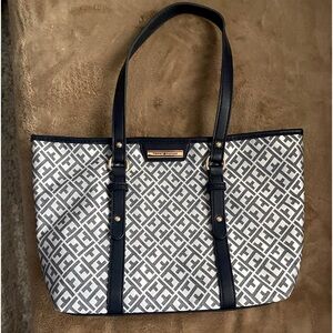 Tommy Hilfiger Logo Purse/Handbag